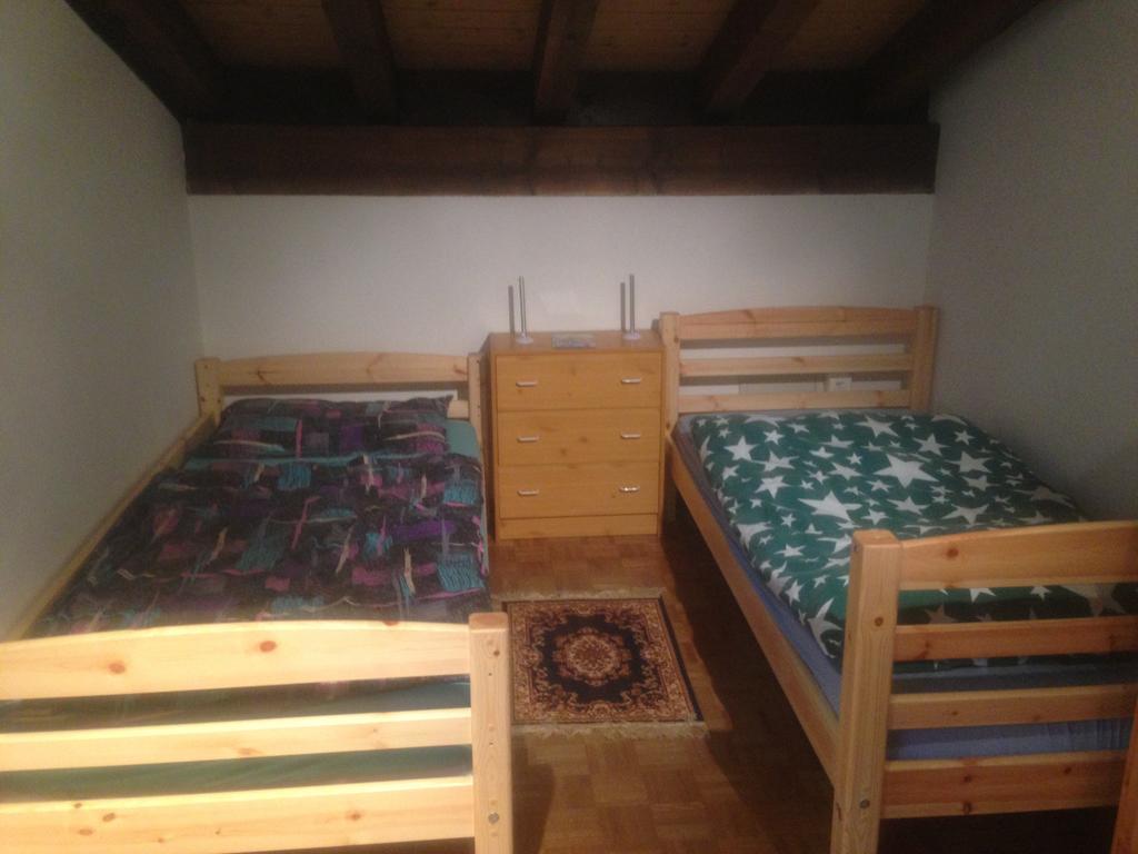 Apartment Plauncas Acletta Disentis Rum bild